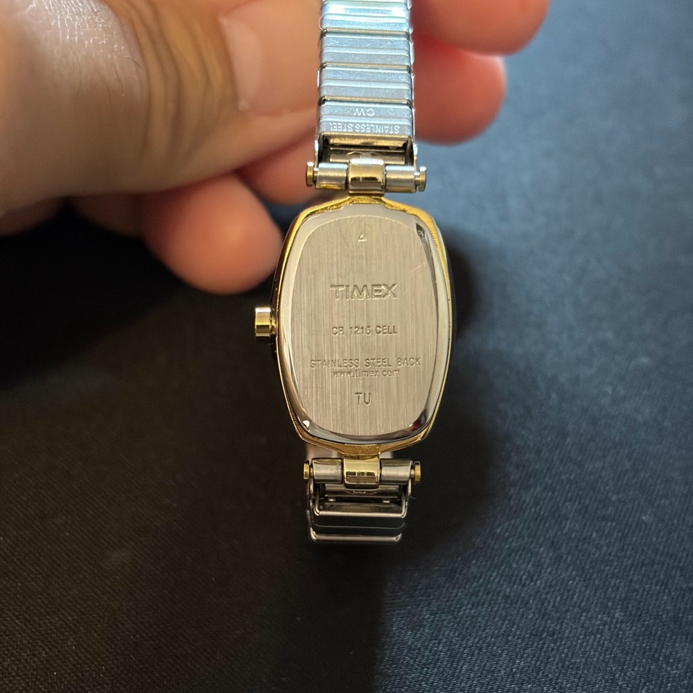 Timex Indiglo Wristwatch Women Silver Gold Two Tone Expansion Band Casual - Picture 6 of 8